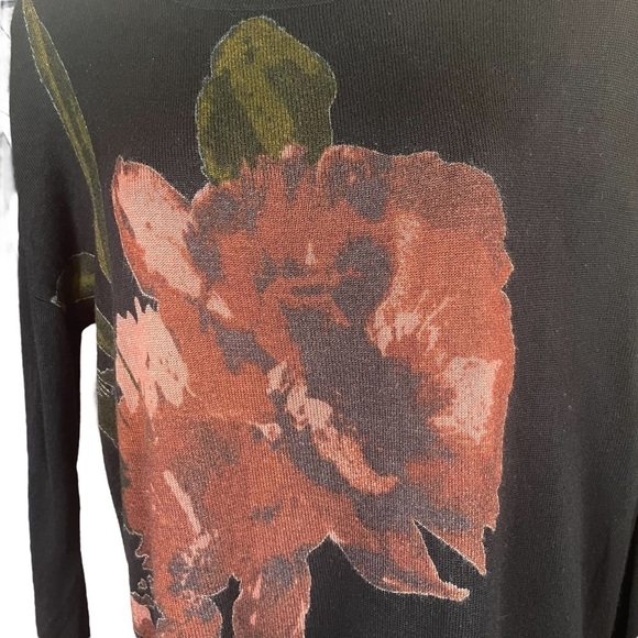 GUC Le Chateau Assymetrical black sweater with flowers, size medium. - Picture 11 of 12